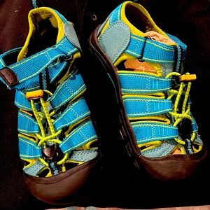 Brand new Keen water shoes